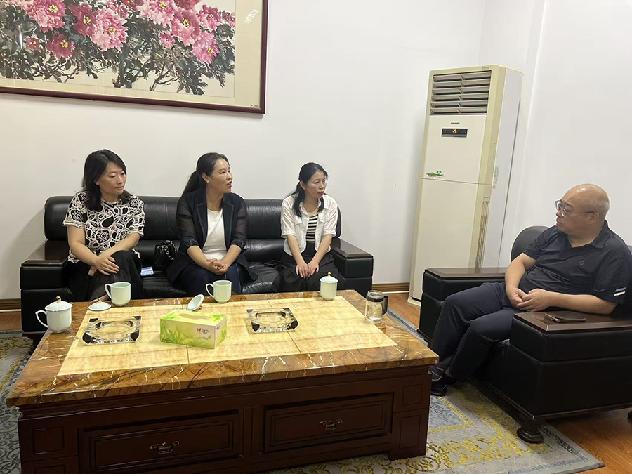8月23日上午，海安市福建商会秘书长陈云萍携三位副会长一行到南通永利23411集团造访